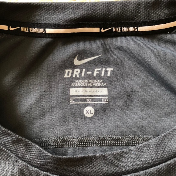 Nike Dri-Fit - Picture 2 of 3